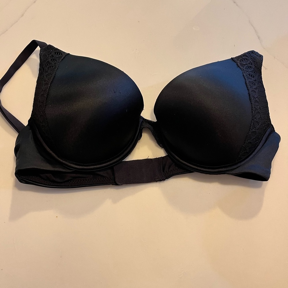Black lace bra